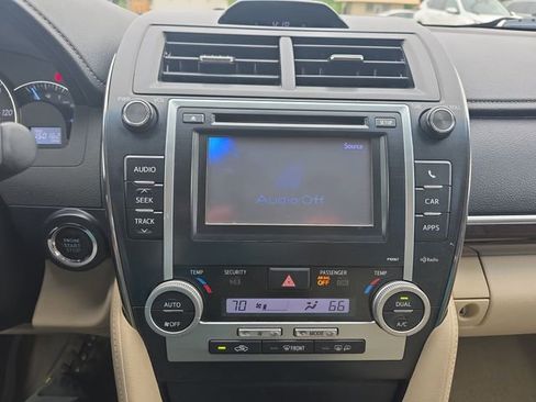 Used 2012 Toyota Camry XLE FWD image 13