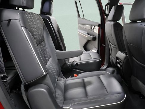 Used 2025 Buick Enclave Avenir w/ Super Cruise Package image 29