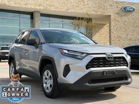 Used 2025 Toyota RAV4 LE AWD/4WD image 17