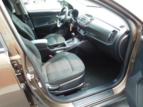 Used 2013 Kia Sportage LX w/ Convenience Pkg FWD image 11