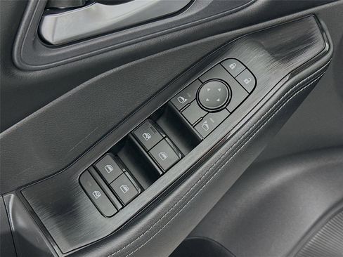 Used 2024 Nissan Rogue SV image 18