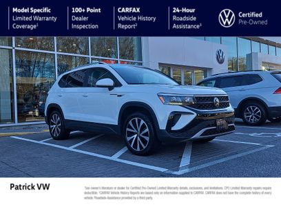 Certified 2023 Volkswagen Taos SE w/ Panoramic Sunroof Package