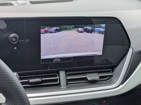 New 2026 Chevrolet Trax RS w/ Sunroof Package FWD image 17