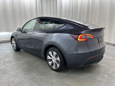 Used 2023 Tesla Model Y Long Range AWD/4WD image 4