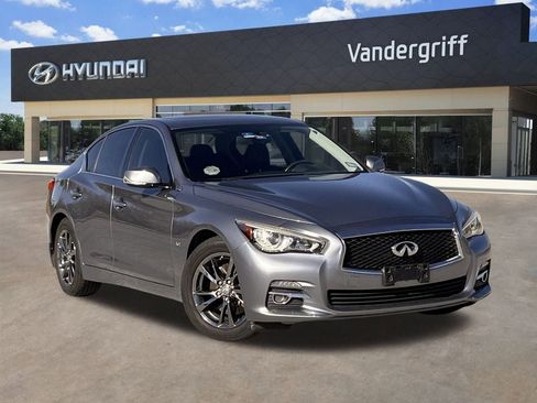 Used 2017 INFINITI Q50 Signature Edition w/ Cargo Package (L95) image 2