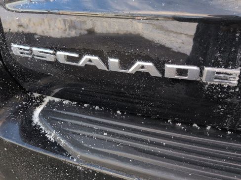 Certified 2024 Cadillac Escalade Premium Luxury w/ Performance Package image 10