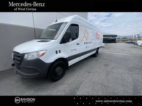 Used 2024 Mercedes-Benz Sprinter 4500 image 1