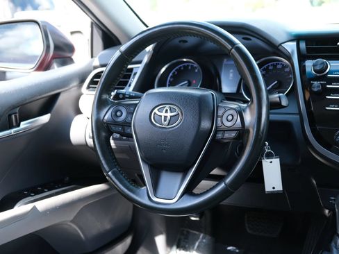Used 2018 Toyota Camry SE FWD image 25