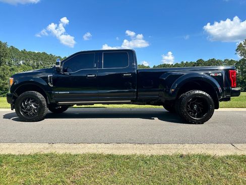 Used 2018 Ford F350 Platinum w/ Platinum Ultimate Package AWD/4WD image 8