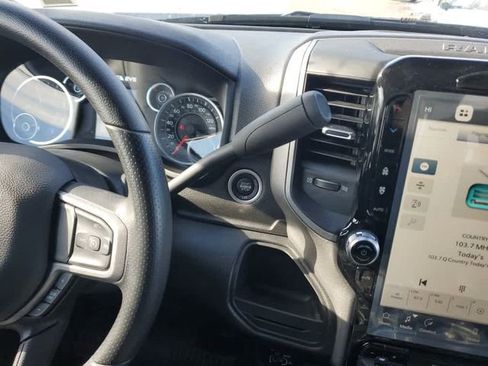 Used 2024 RAM 5500 Tradesman w/ Chrome Appearance Group AWD/4WD image 19
