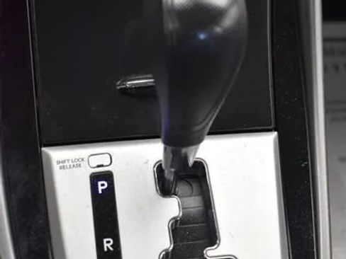 Used 2012 Hyundai Elantra GLS w/ Preferred Pkg 3 FWD image 30