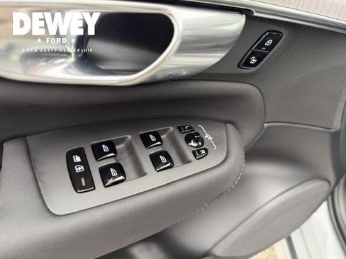 Used 2026 Volvo XC90 B6 Ultra w/ Protection Package Premier AWD/4WD image 11