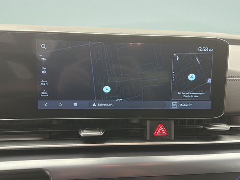 Used 2025 Kia Carnival FWD image 19