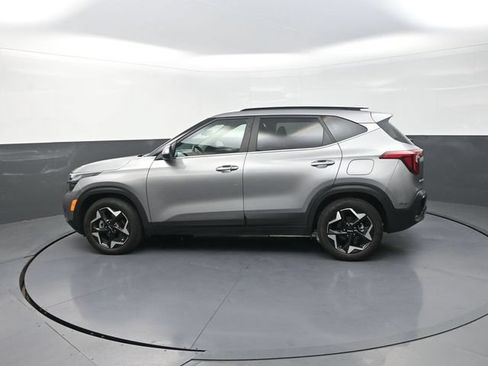 Used 2025 Kia Seltos EX w/ EX Sunroof Package FWD image 4