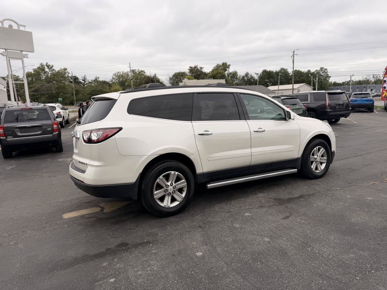 Used 2014 Chevrolet Traverse LT w/ LPO, 'HIT The Road' Package FWD image 10