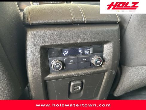 Certified 2019 Chevrolet Traverse LT FWD image 23