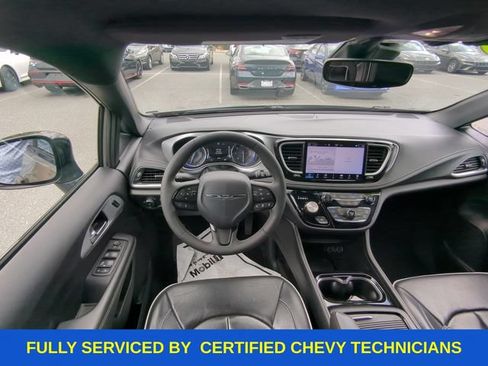 Used 2025 Chrysler Pacifica Limited FWD image 40