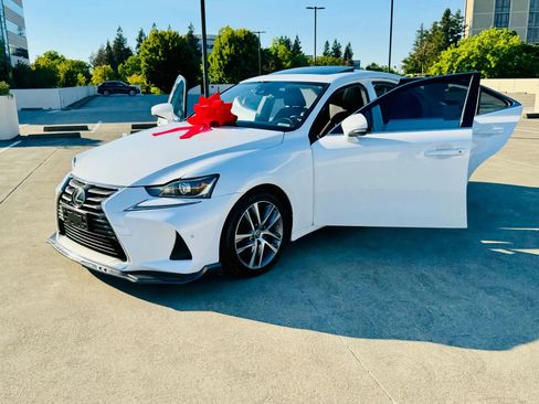 Used 2020 Lexus IS 300 w/ Premium Package image 62