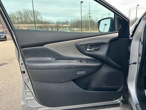 Used 2017 Nissan Murano Platinum image 12