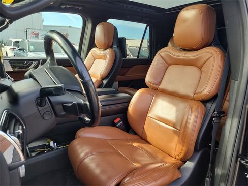 Used 2021 Lincoln Navigator L Reserve image 19