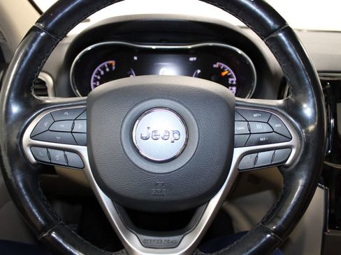 Used 2020 Jeep Grand Cherokee Limited w/ Luxury Group II image 34