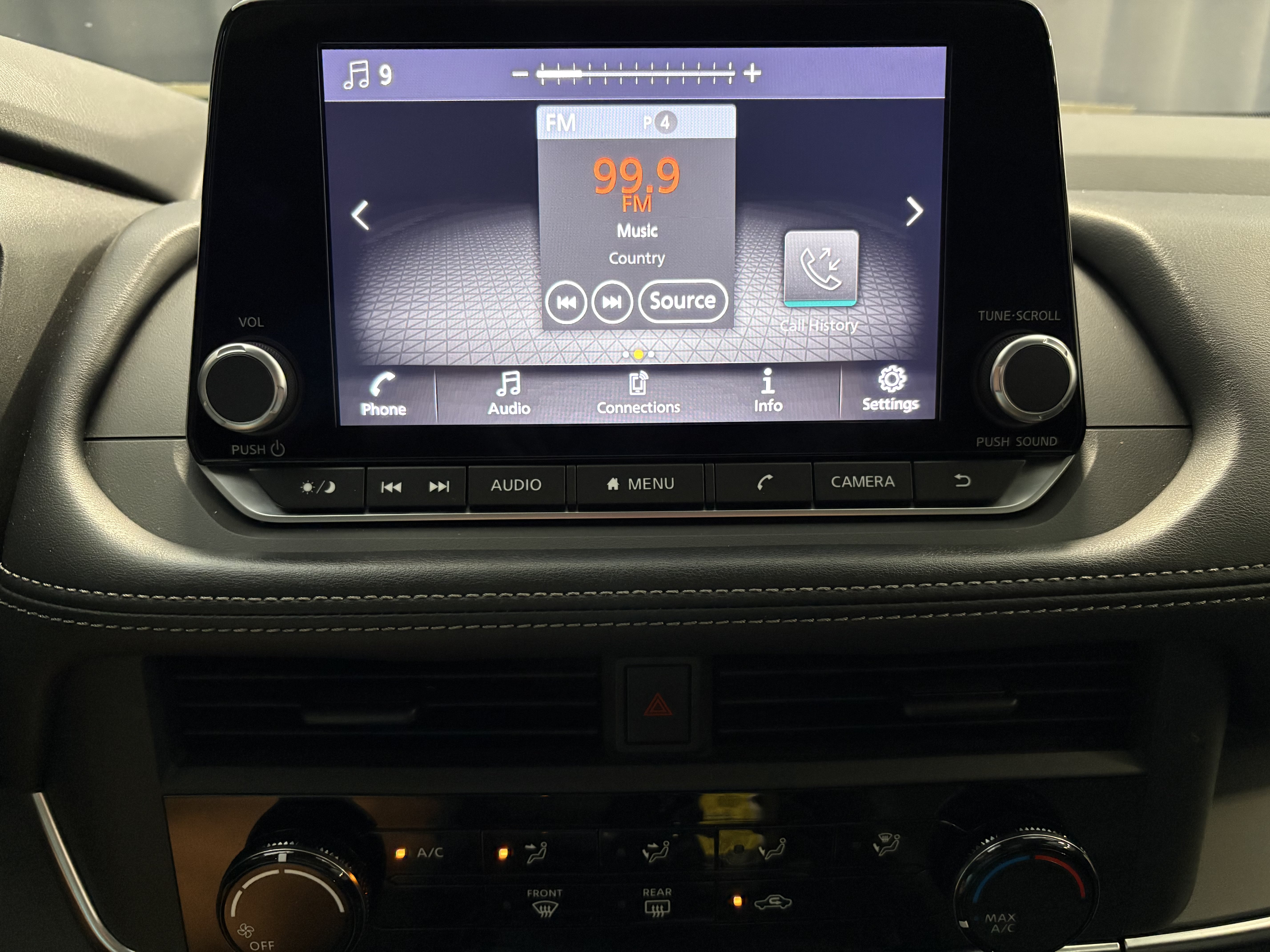 Used 2024 Nissan Rogue S AWD/4WD image 13