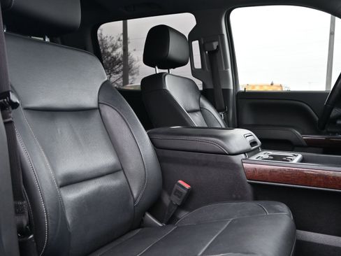 Used 2018 GMC Sierra 1500 SLT image 32