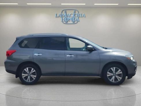 Used 2019 Nissan Pathfinder S AWD/4WD image 6