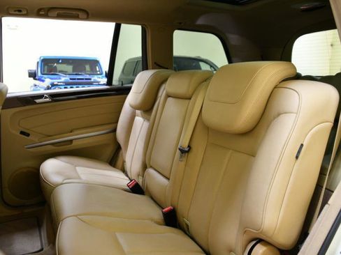 Used 2012 Mercedes-Benz GL 450 4MATIC image 34