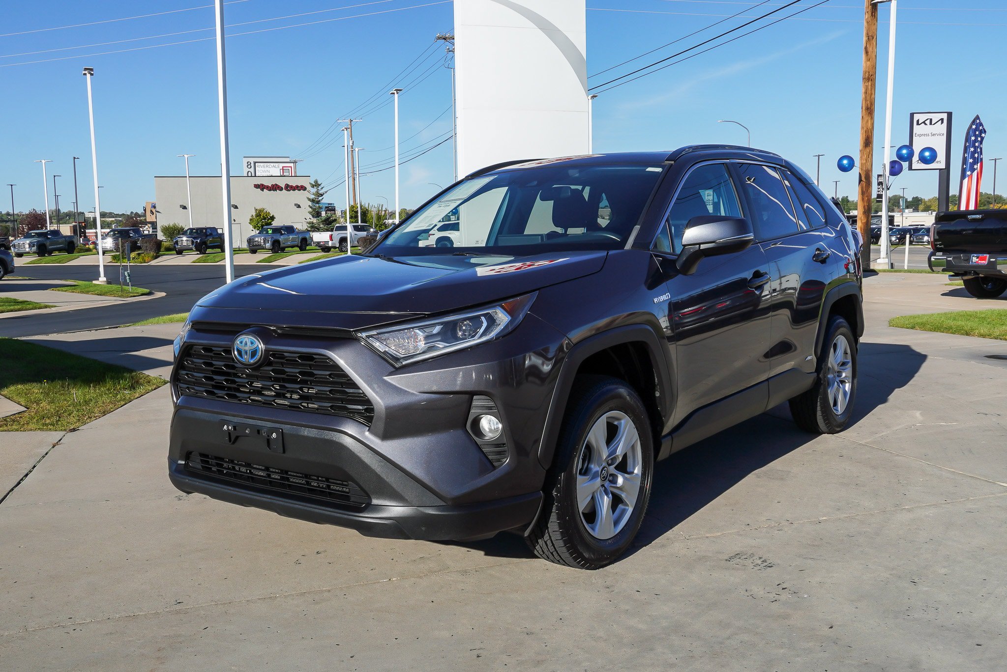 Certified 2019 Toyota RAV4 XLE w/ Convenience Package AWD/4WD image 4