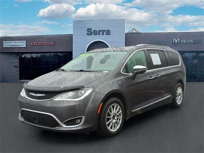 Used 2020 Chrysler Pacifica Limited w/ Advanced Safetytec Group