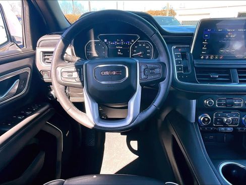 Used 2021 GMC Yukon SLT w/ SLT Premium Package image 6