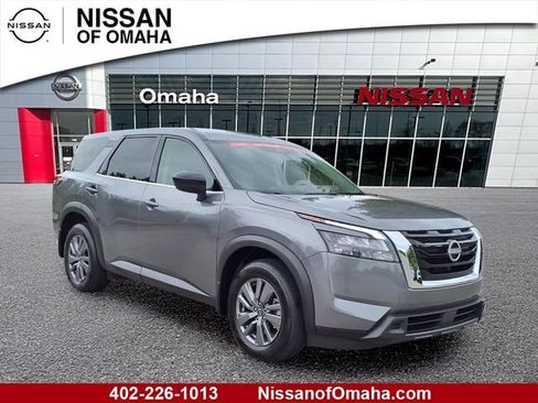 Certified 2025 Nissan Pathfinder S AWD/4WD image 1
