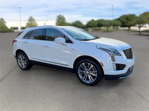 Certified 2025 Cadillac XT5 Premium Luxury image 1