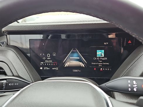 Used 2025 GMC Yukon XL Denali image 20