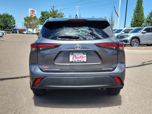Used 2025 Toyota Highlander XLE AWD/4WD image 16