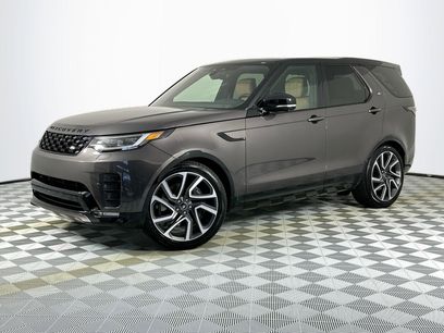 New 2025 Land Rover Discovery Dynamic SE