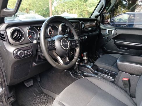 Used 2018 Jeep Wrangler Unlimited Sport S AWD/4WD image 17