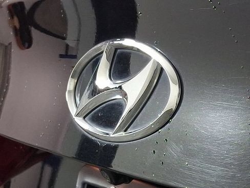 Used 2017 Hyundai Elantra SE FWD image 29