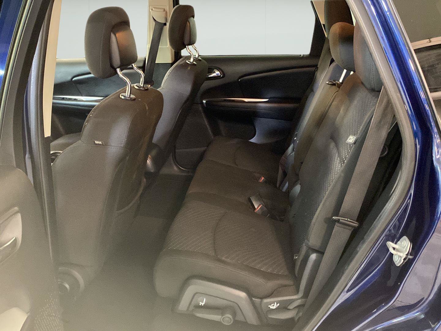 Used 2018 Dodge Journey SE w/ Connectivity Group FWD image 19