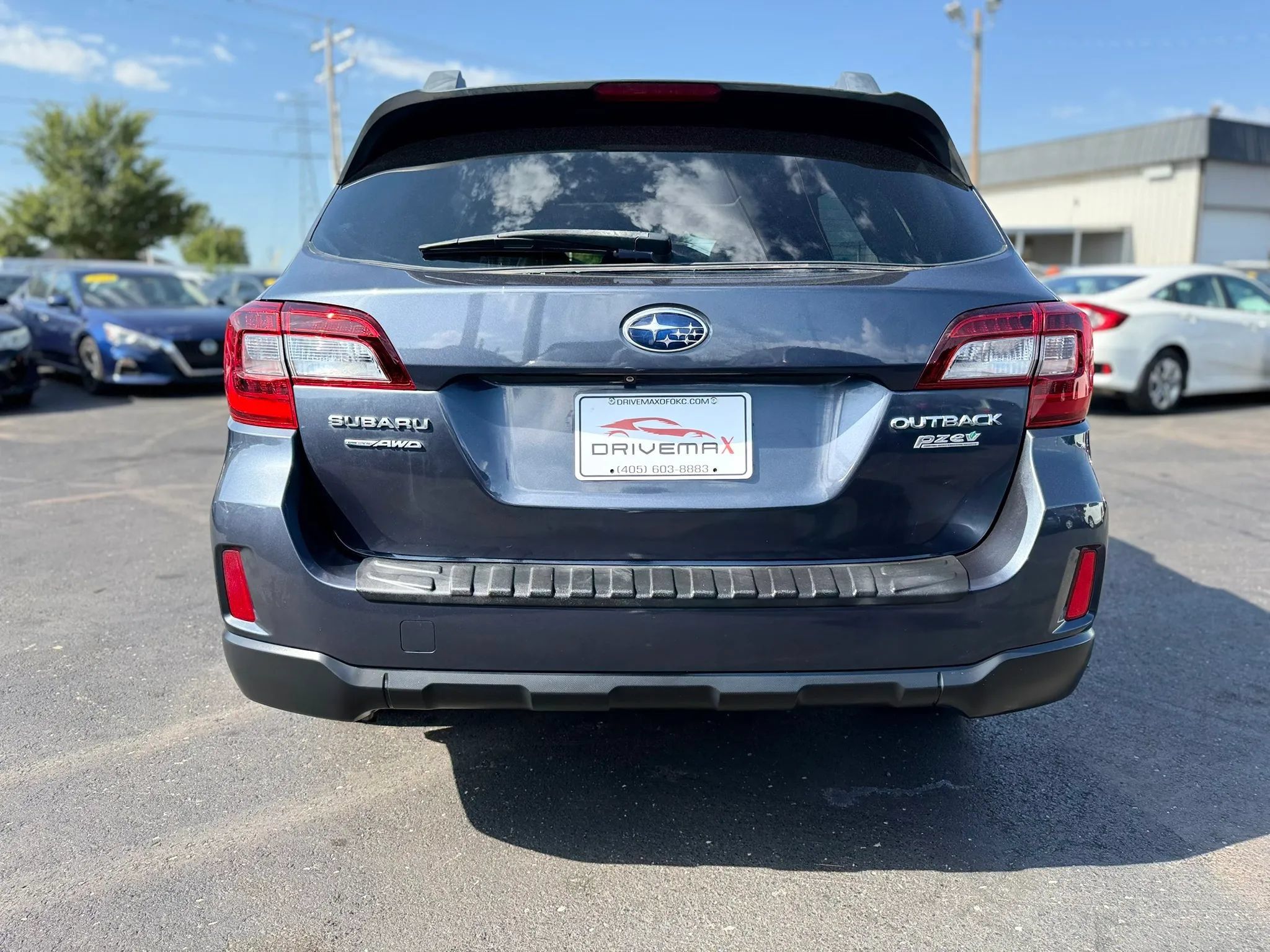 Used 2015 Subaru Outback 2.5i Limited AWD/4WD image 4