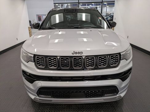 Used 2024 Jeep Compass Limited w/ High Altitude Package image 2