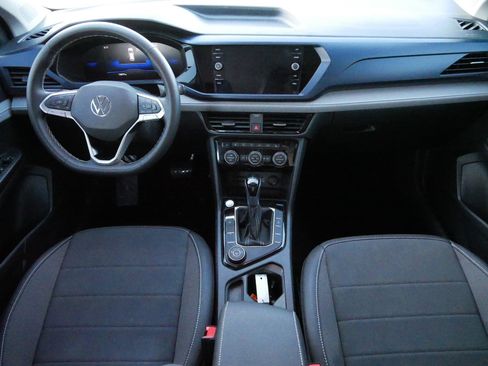 Used 2024 Volkswagen Taos SE image 10