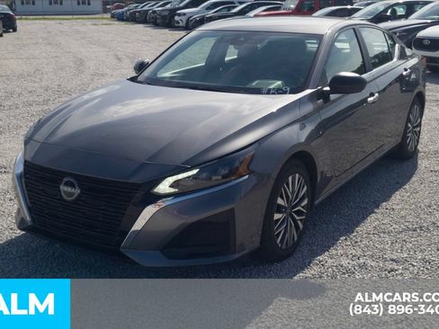 Used 2025 Nissan Altima 2.5 SV FWD image 23