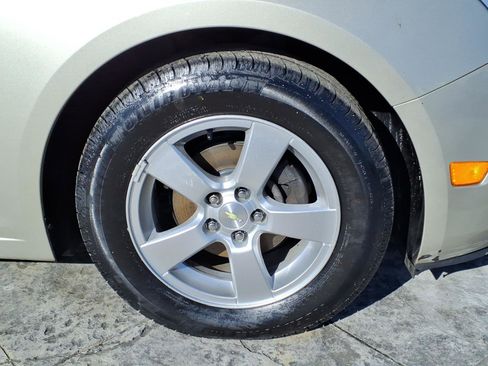 Used 2016 Chevrolet Cruze LT image 6