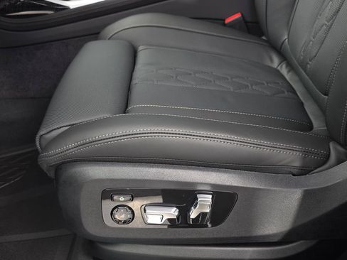 New 2026 BMW X7 M60i image 29