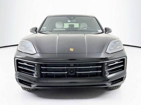 Certified 2025 Porsche Cayenne S AWD/4WD image 6