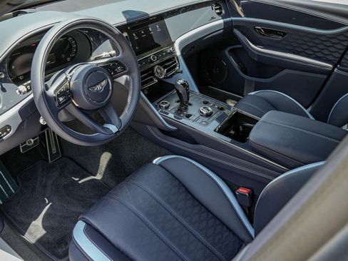 New 2025 Bentley Flying Spur Plug-In Hybrid image 2