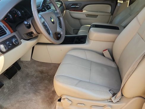 Used 2011 Chevrolet Tahoe LT AWD/4WD image 7