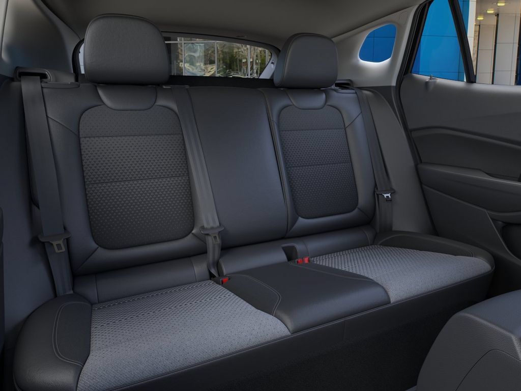 New 2026 Chevrolet Trax LT w/ Midnight Edition FWD image 17